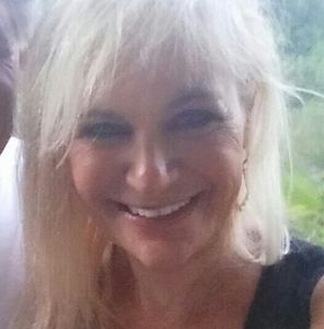 Meet your Posher, Debbie